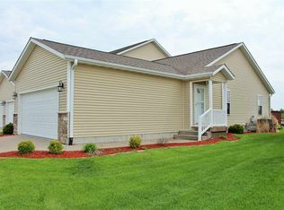 1715 Jenna Dr, Davenport, IA 52804