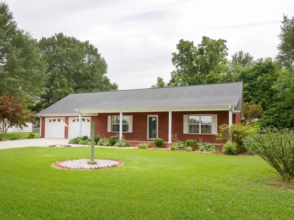 265 Poplar St, Killen, AL 35645