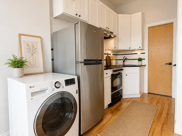 138 Saint Marks Pl #4B — Photo 1