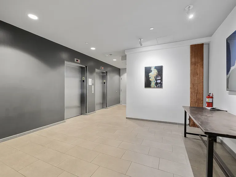 35 Channel Center St — Photo 2