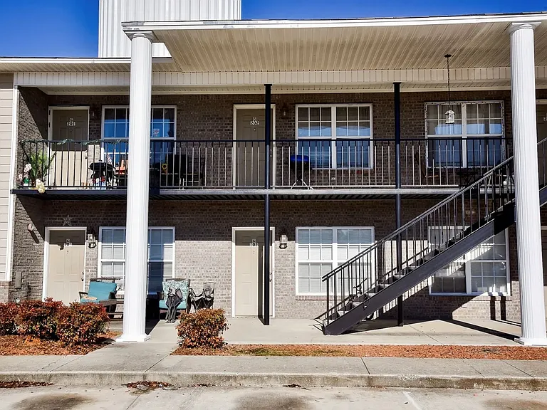 Stonebrook Village — Photo 1
