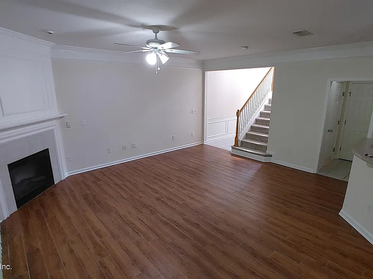 11073 Castlemain Cir E — Photo 9