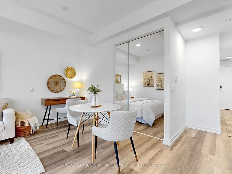 6 Chartwell Rd #208 — Photo 8