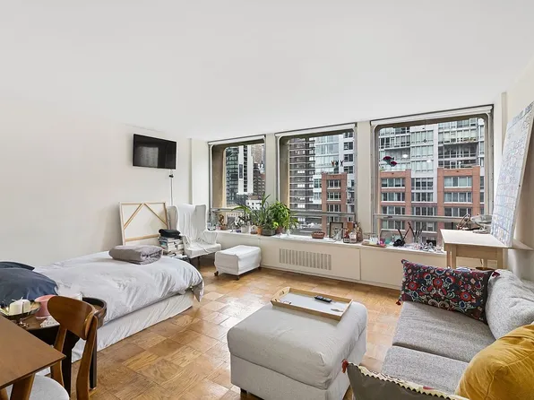 300 E 33rd St APT 5H, New York, NY 10016