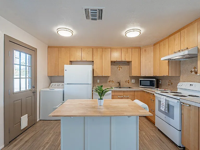 8416 E Rancho Vista Dr — Photo 12