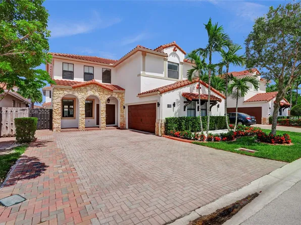 1007 NW 99th Ct, Miami, FL 33172