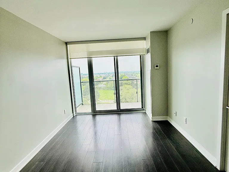 160 Flemington Rd #1215 — Photo 3