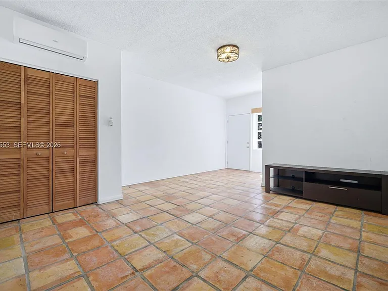 2300 S Miami Ave — Photo 28