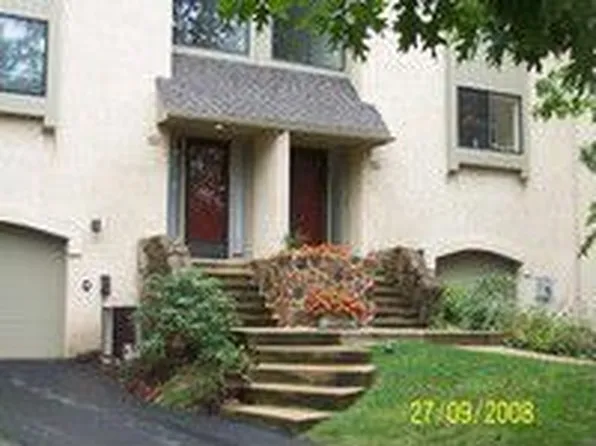 500 Lynetree Dr, West Chester, PA 19380