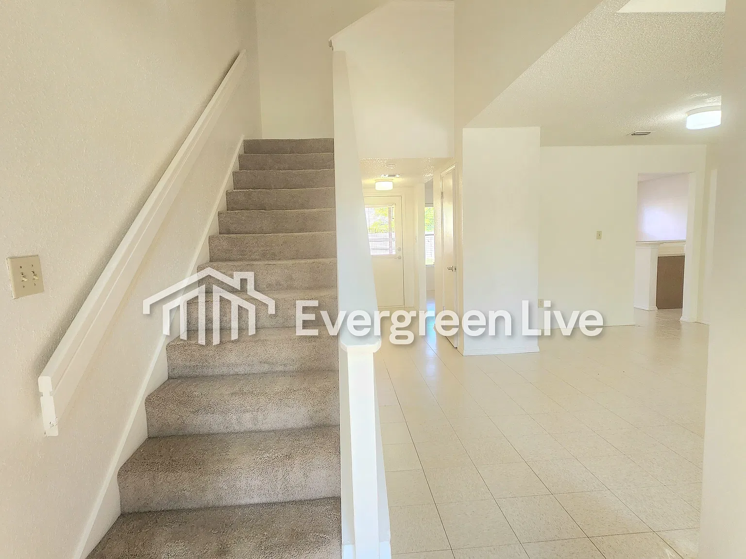 4 bed, 2.5 bath, 2150 sqft, $1,245 — Photo 2