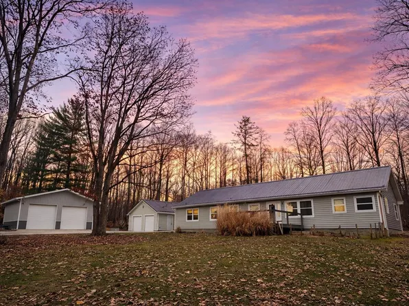 8444 N Red Hill Rd, Ellettsville, IN 47429