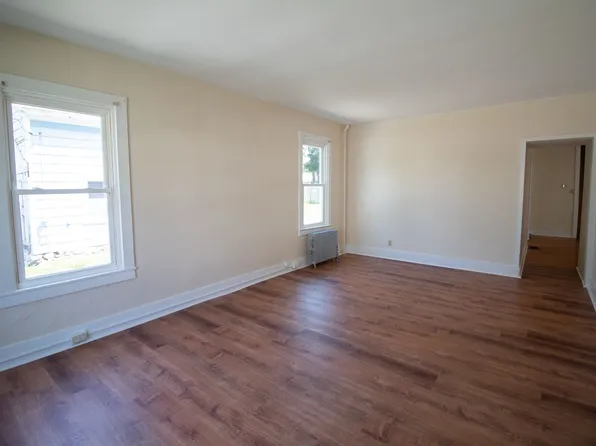 207 Maple St., 207 Maple St #1, Bennington, VT 05201