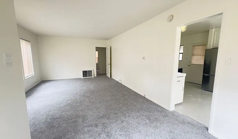 10131 Memphis Ave — Photo 5