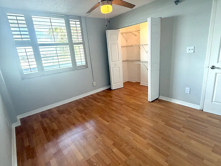 201 W Laurel St #708 — Photo 2