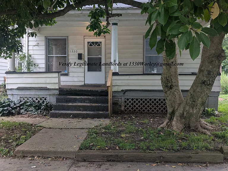 1330 Worley Ave NW — Photo 1