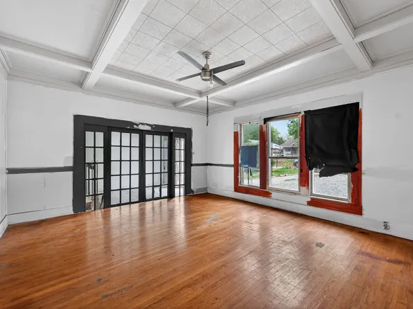 919 Wayne St, Dallas, TX 75223