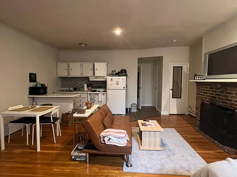 904 Spruce Street — Photo 4