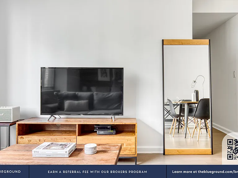 500 W 56th St #713 — Photo 3