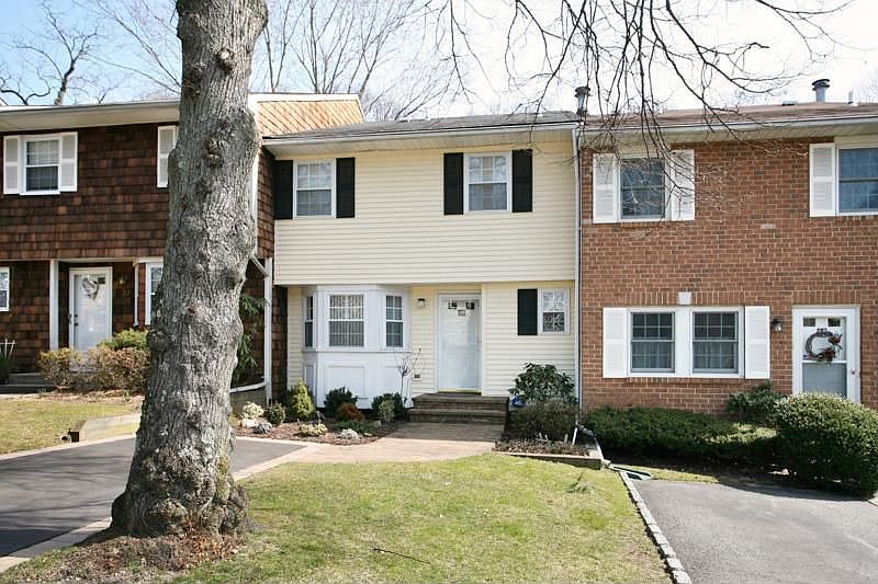 1st image of 18 Jennings Ln
