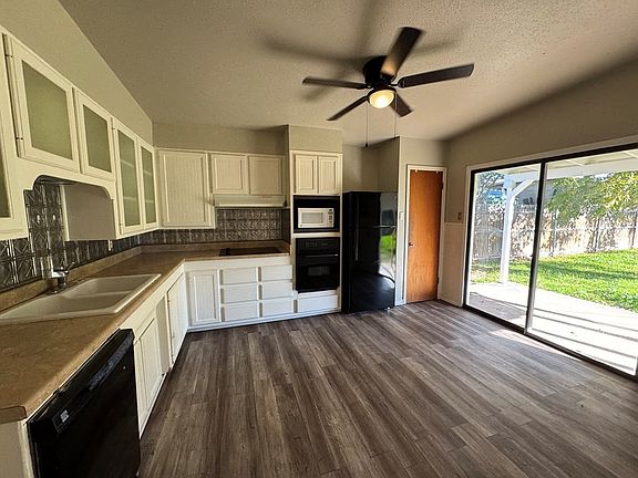 2nd image of 2465 Stanton St