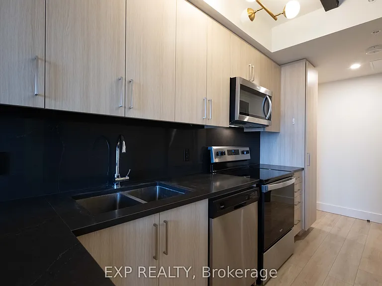 145 Columbia St W #928 — Photo 4