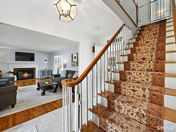 3rd image of 33 Pinnacle Rock Road