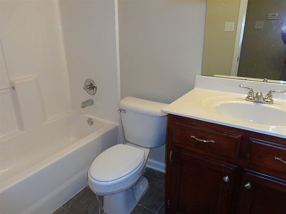 4th image of 115 Cameron Dr