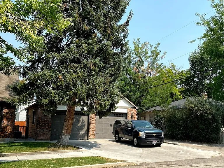 516-518 W Pueblo St — Photo 4