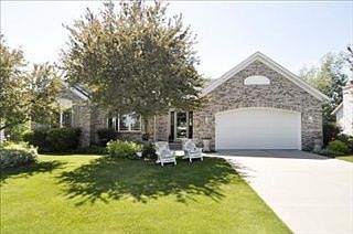 1st image of 2063 Meadowdale Dr NW