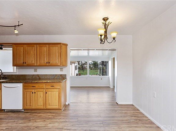4th image of 13597 California St