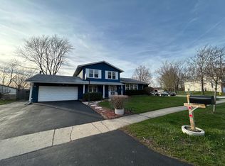 500 Falcon Ridge Way, Bolingbrook, IL 60440