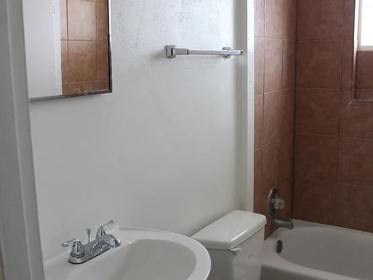Main bathroom