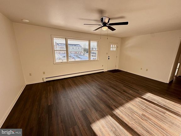 3rd image of 701 Tamarack Trl