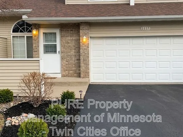 1117 Pecks Woods Dr, New Brighton, MN 55112