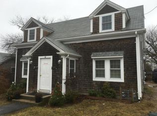 41 Spring St, Hyannis, MA 02601