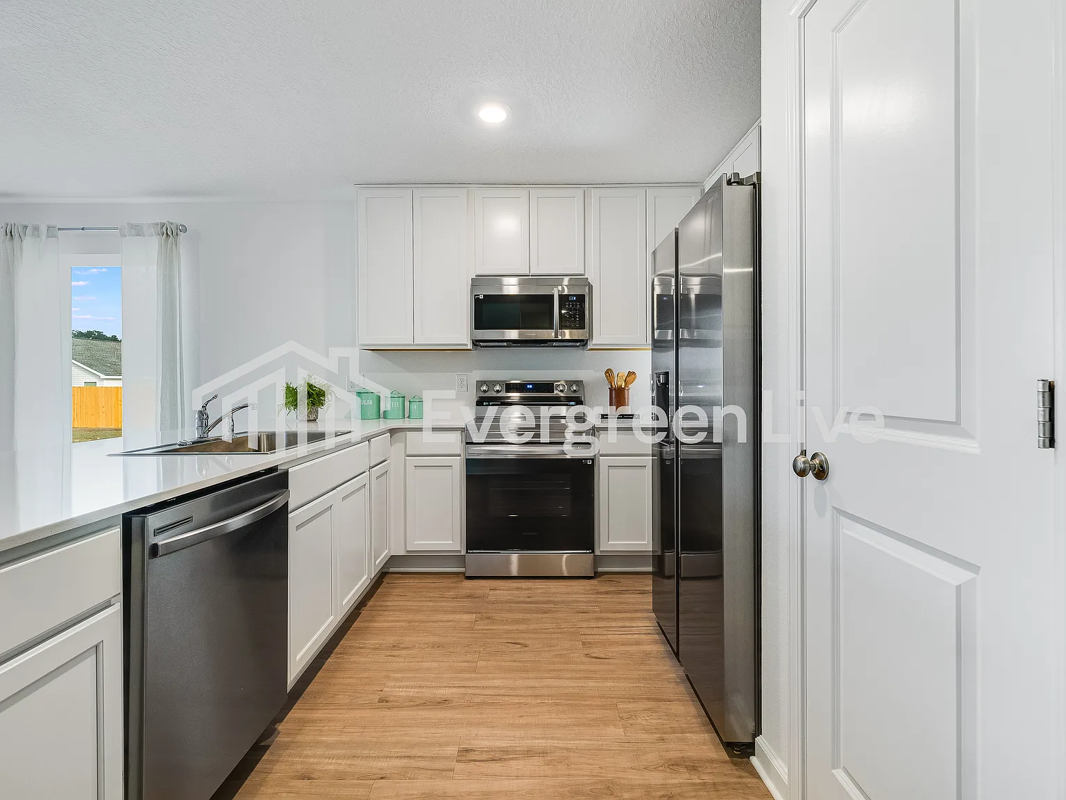 3 bed, 2.0 bath, 1474 sqft, $1,755 — Photo 3