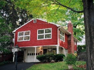 16 Moody Ln, Danbury, CT 06811