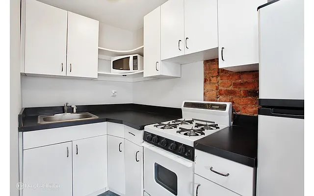 Rented by Douglas Elliman | media 4