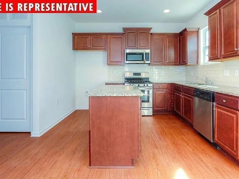 6918 Pennyroyal Way — Photo 16