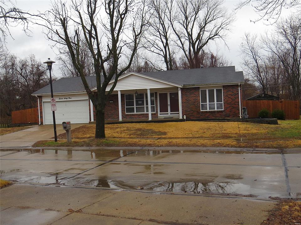 1st image of 769 Fox Island Dr