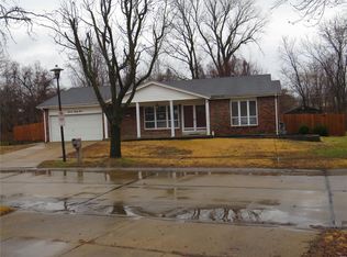769 Fox Island Dr, Florissant, MO 63034