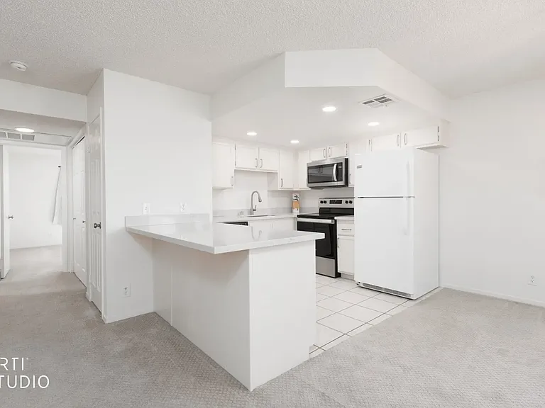 403 Mesa Blvd #202 — Photo 6