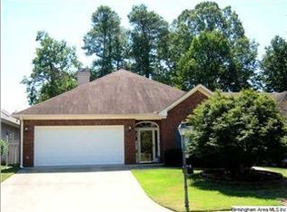 672 Village Crest Cir, Hoover, AL 35226