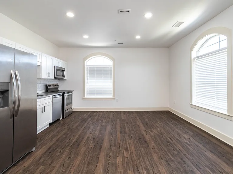1110 Franck St #206 — Photo 19