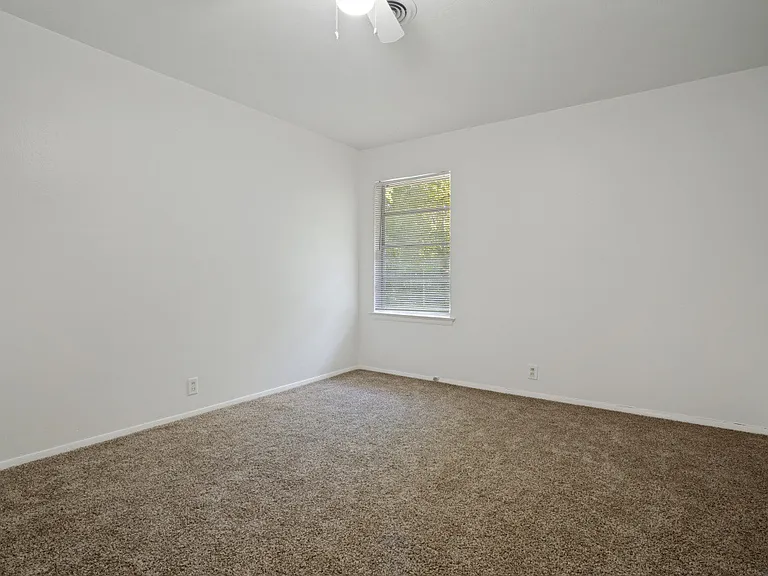 3110 Heather Ln — Photo 7