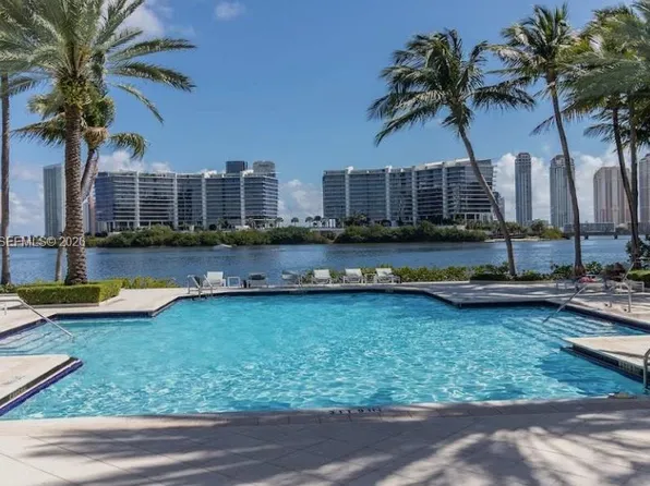 3225 NE 184th St APT 10106, Aventura, FL 33160