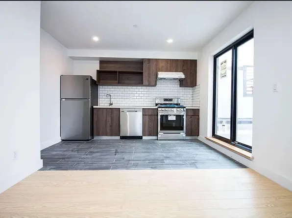 703 Hart Street image 1 of 8