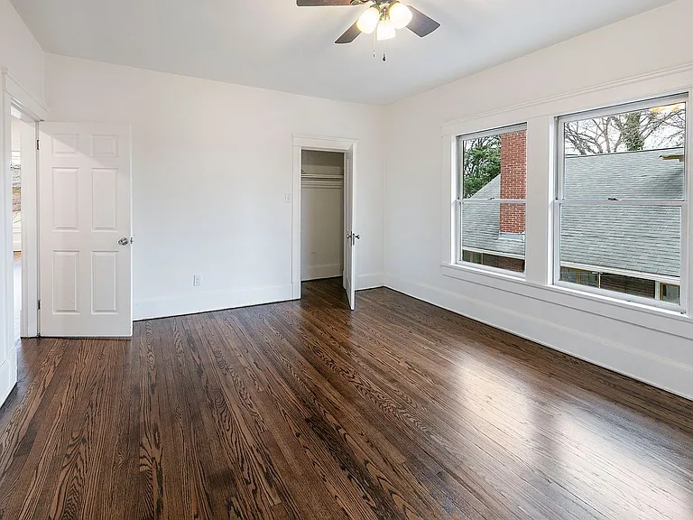 104 E Glenwood Ave — Photo 38
