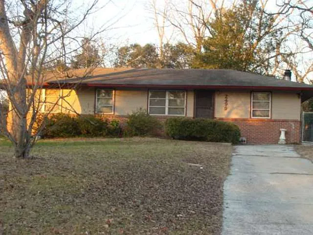 2499 Greenleaf Dr photo 1