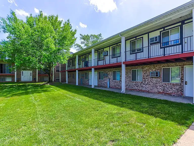 Oak Hill Apartments- Hill Ave. — Photo 5